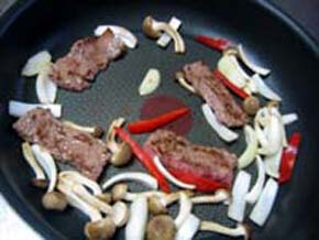 牛肉を戻す