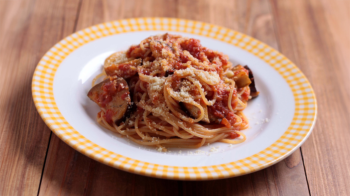 なすとトマトのパスタ